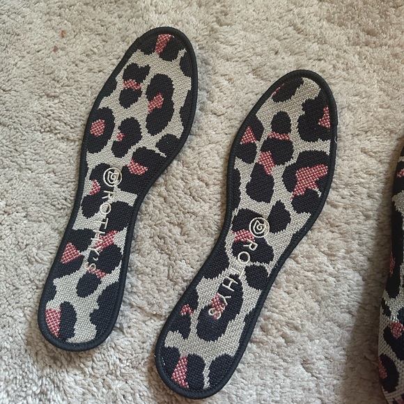 NWOT size 8 Rothy’s cheetah red cat - Picture 3 of 3